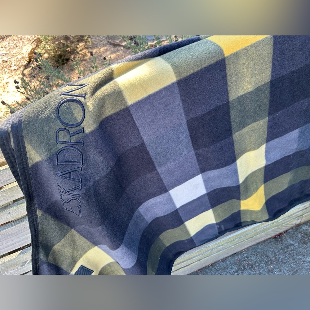 Eskadron Fleece Cooler